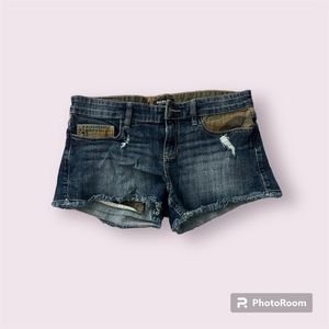 Lowrise women’s shorts